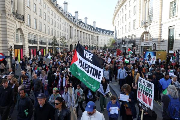 London's Metropolitan Police Service threatened to arrest people who support Hamas.