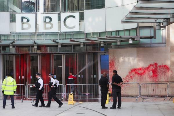 BBC in London headquarters was vandalized by pro-Palestine protestors.