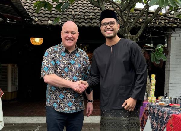 New Zealand PM praises Khairul Aming’s efforts in popularising Malaysian food in official letter after breakfast, cooking lesson in KL  